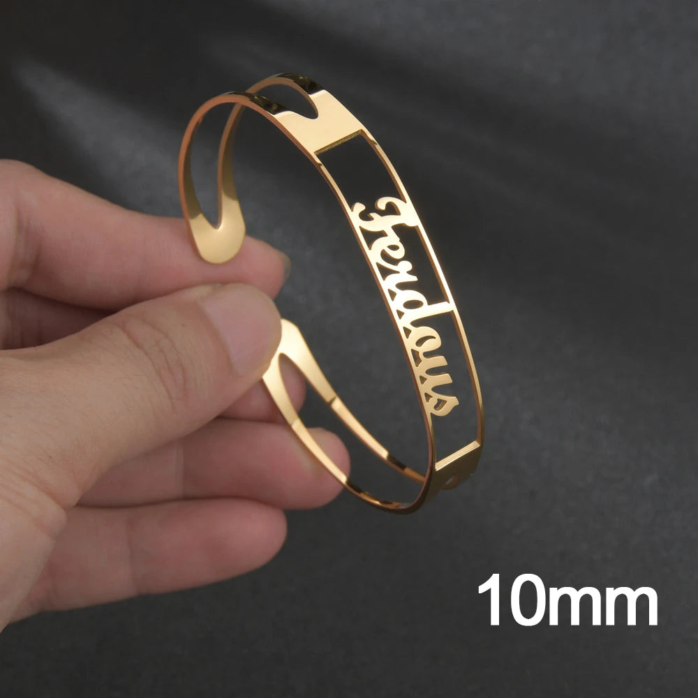 Akizoom Personalized Custom Name Bracelets Heart Crown Stainless Steel Wide Hand Cuff Bangles for Women Men Wedding Jewelry Gift
