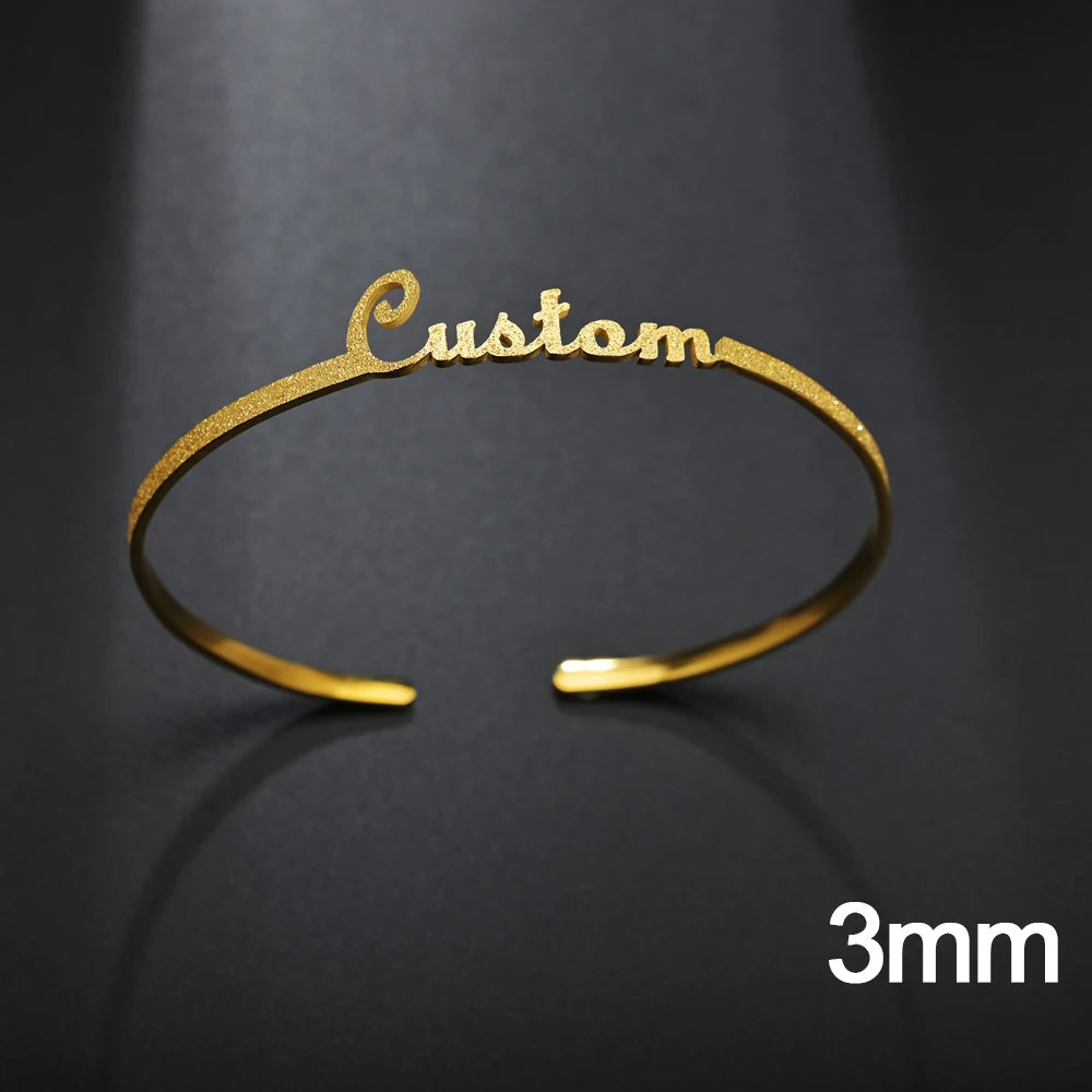 Akizoom Personalized Custom Name Bracelets Heart Crown Stainless Steel Wide Hand Cuff Bangles for Women Men Wedding Jewelry Gift