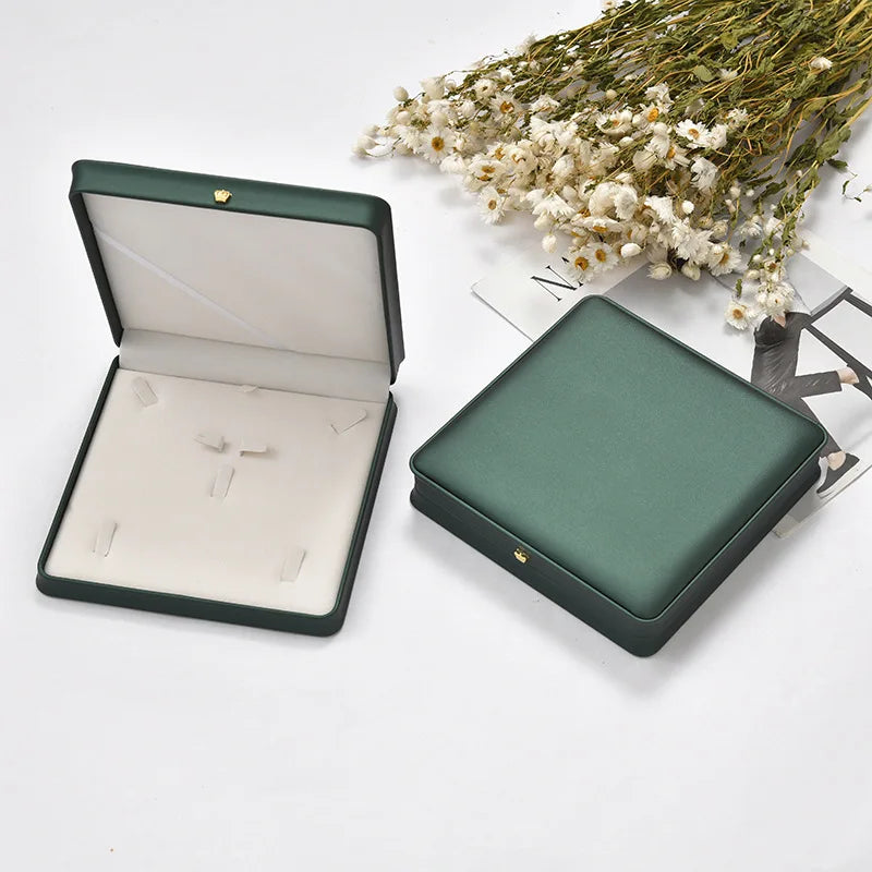 Coffret à bijoux tendance pour collier, boucles d'oreilles, bracelet, 19 x 19 x 4 cm, or rose/bleu marine, boucle de couronne en PU, cadeau de mariage