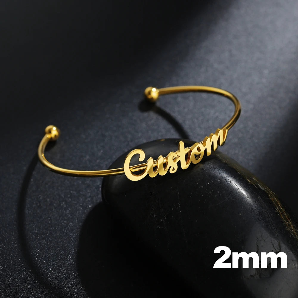 Akizoom Personalized Custom Name Bracelets Heart Crown Stainless Steel Wide Hand Cuff Bangles for Women Men Wedding Jewelry Gift