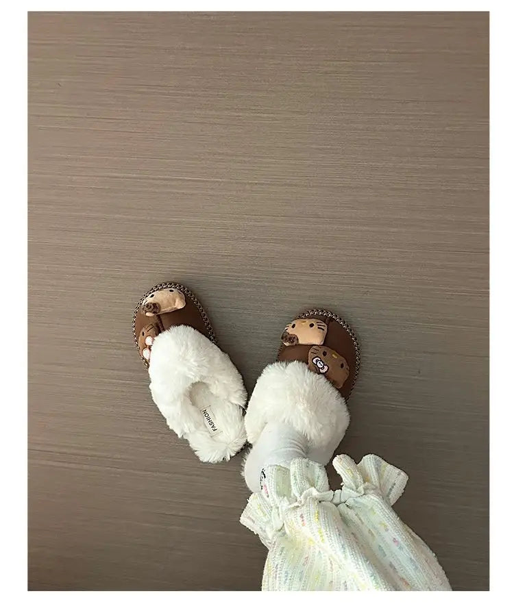 Pantuflas de invierno Sanrio Hello Kitty con bonitos dibujos animados, cálidas y cómodas, estilo Kawaii Y2k, antideslizantes, planas, para exteriores, para mujer