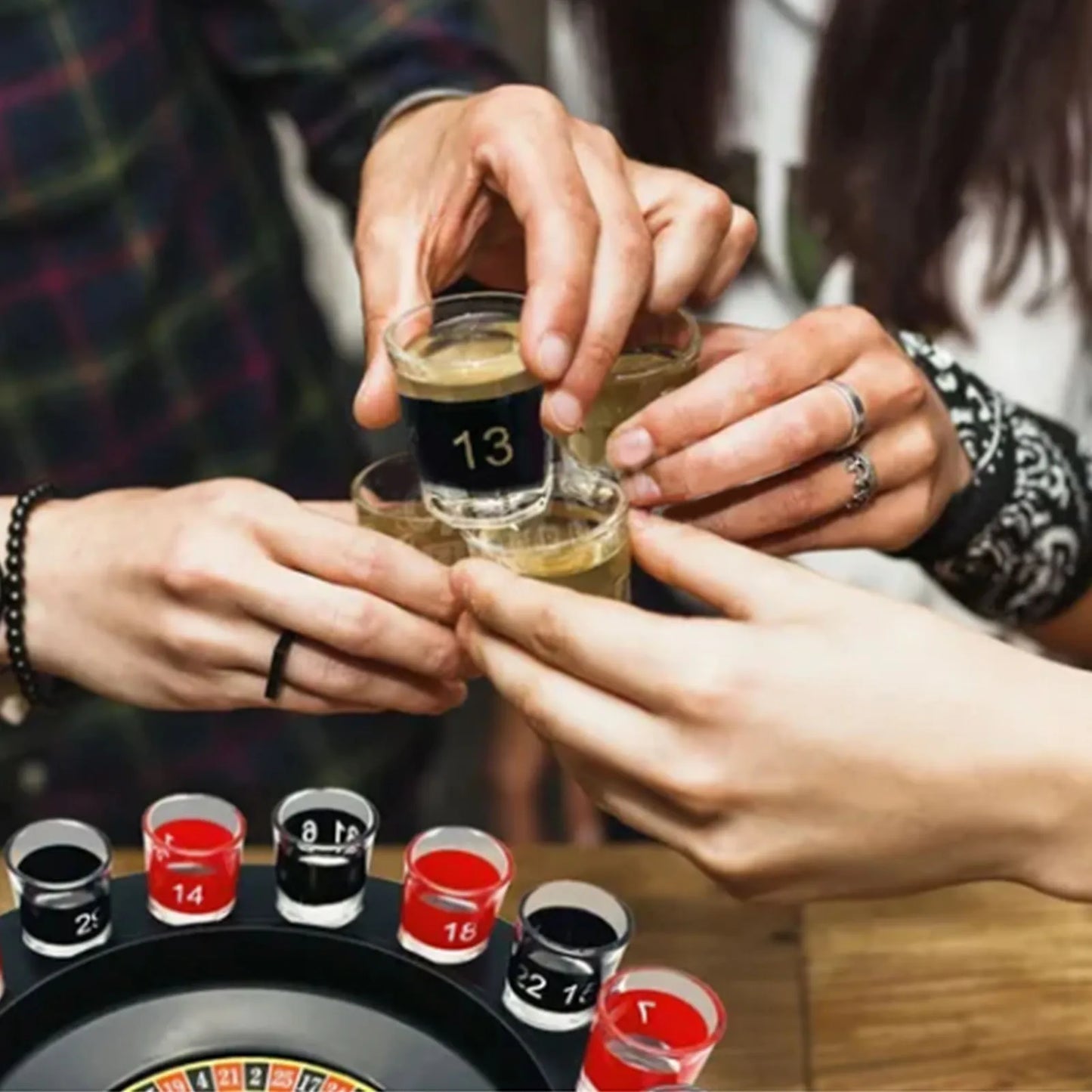 Vasos de chupito de 16 agujeros, copas de vino, juego de ruleta, juego de juegos para beber para fiestas, juego de ruleta de 16 chupitos, suministros para fiestas