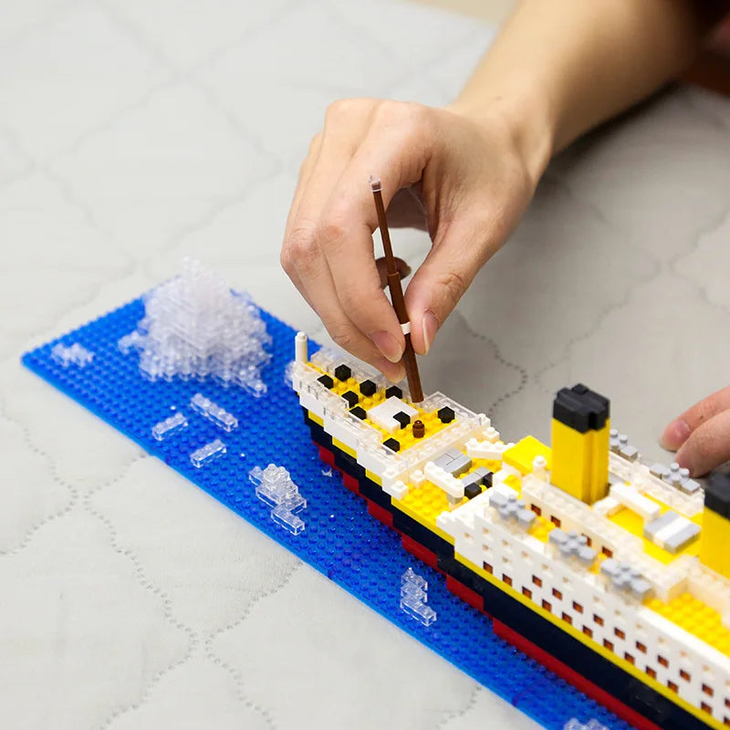 Titanic ship model children's toys birthday gift assembly building block plastic block with lamp toy Titanic building block toy