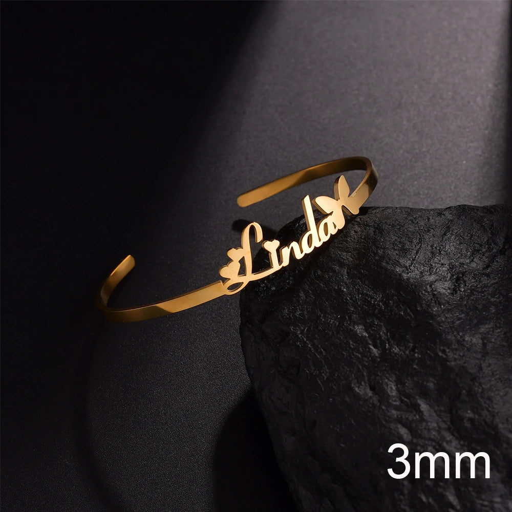 Akizoom Personalized Custom Name Bracelets Heart Crown Stainless Steel Wide Hand Cuff Bangles for Women Men Wedding Jewelry Gift