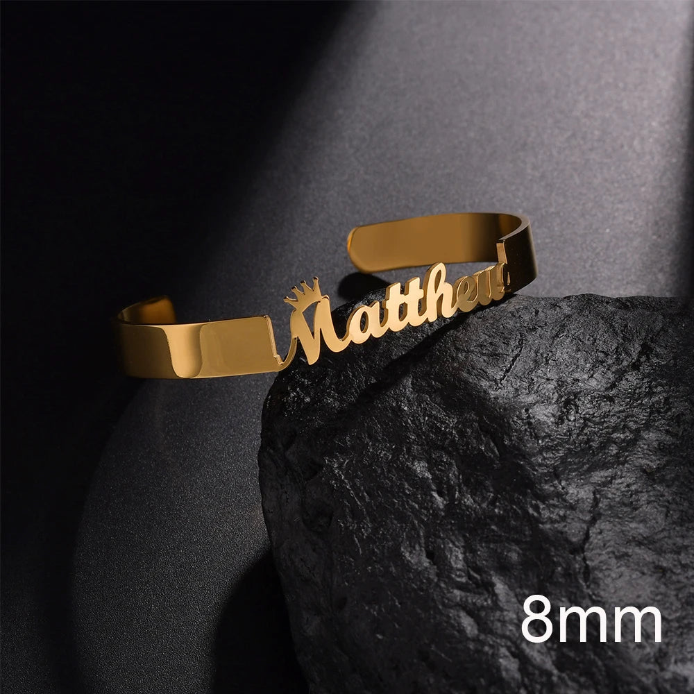 Akizoom Personalized Custom Name Bracelets Heart Crown Stainless Steel Wide Hand Cuff Bangles for Women Men Wedding Jewelry Gift