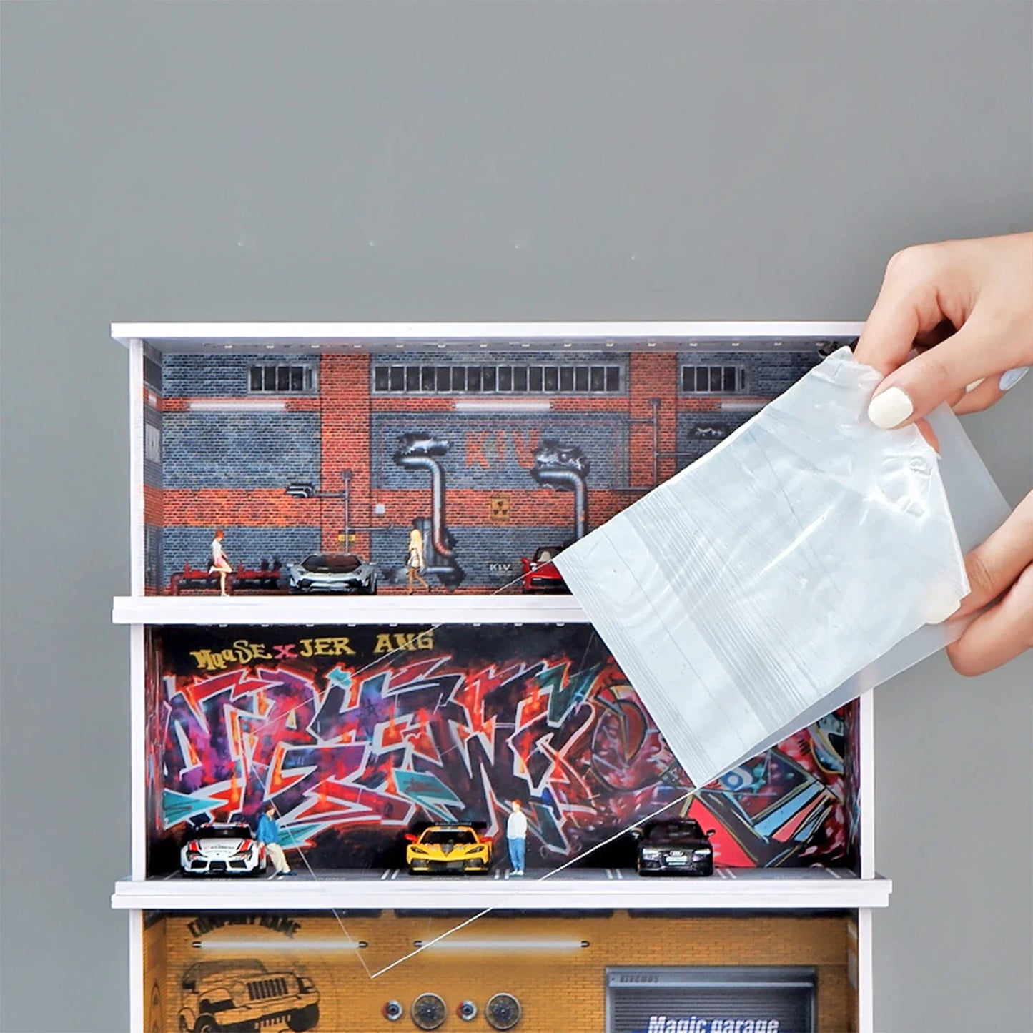 Modèle de parking de simulation 1:64 Scène miniature pour modèles de voitures assemblées en PVC avec cadre d'affichage lumineux, jouet cadeau pour amis