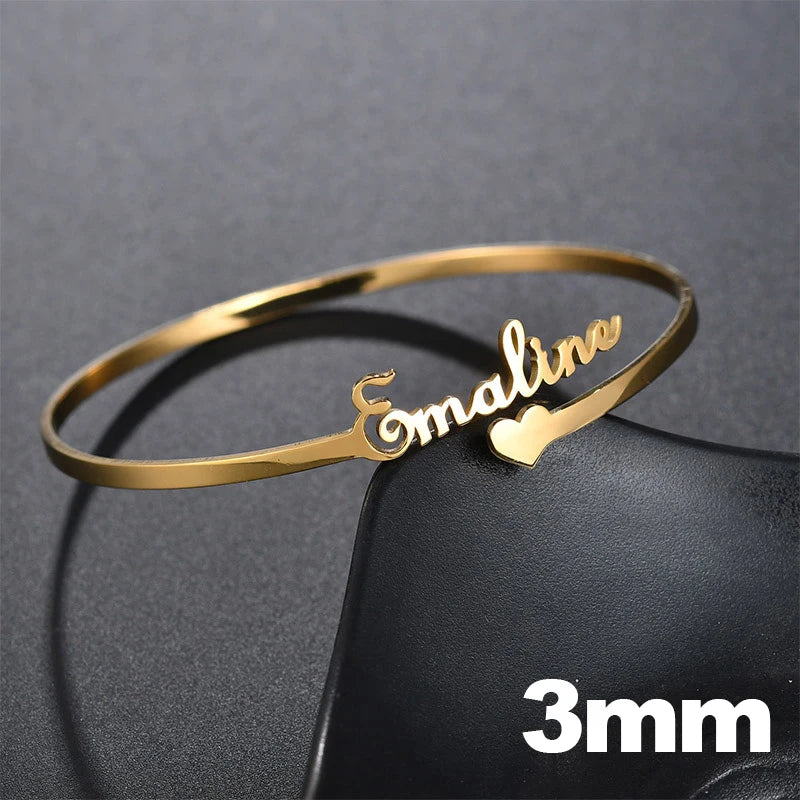 Akizoom Personalized Custom Name Bracelets Heart Crown Stainless Steel Wide Hand Cuff Bangles for Women Men Wedding Jewelry Gift