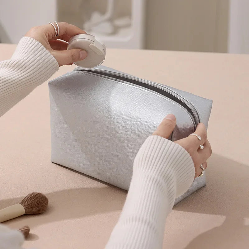 Small Makeup Bag PU Leather Travel Cosmetic Pouch Toiletry Bag for Women Portable Water-Resistant Personalized Embroidery