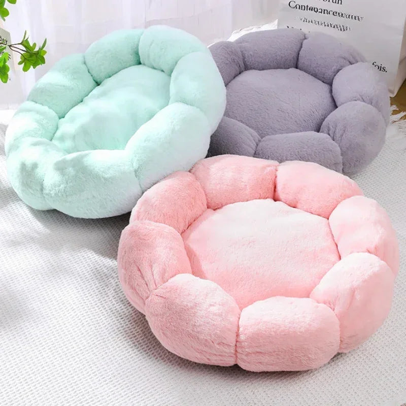 Cama de felpa para mascotas, cálida y relajante para el invierno, con forma de dona para gatos y perros, cojín antiansiedad para dormir profundamente, cama para gatos con forma de flor, nido grueso para acurrucarse