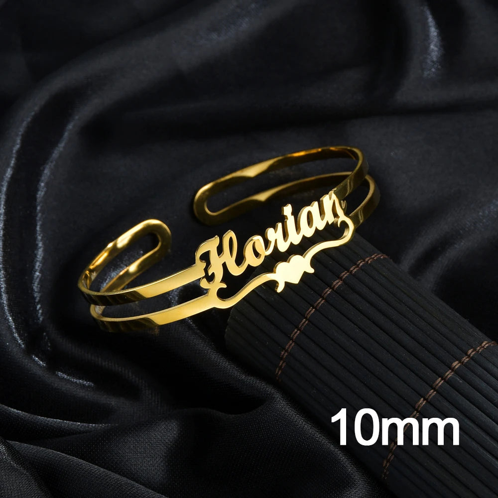 Akizoom Personalized Custom Name Bracelets Heart Crown Stainless Steel Wide Hand Cuff Bangles for Women Men Wedding Jewelry Gift