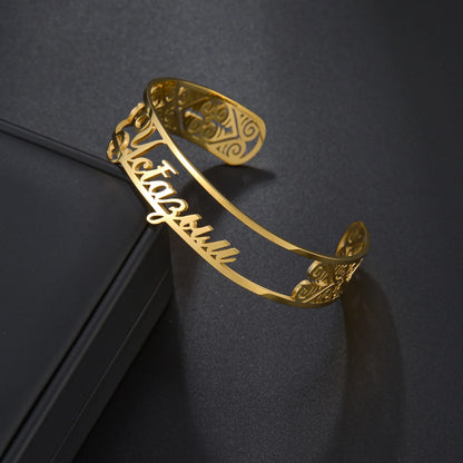 Akizoom Personalized Custom Name Bracelets Heart Crown Stainless Steel Wide Hand Cuff Bangles for Women Men Wedding Jewelry Gift