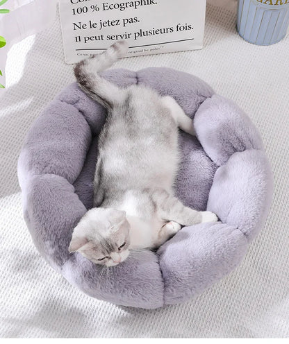 Cama de felpa para mascotas, cálida y relajante para el invierno, con forma de dona para gatos y perros, cojín antiansiedad para dormir profundamente, cama para gatos con forma de flor, nido grueso para acurrucarse