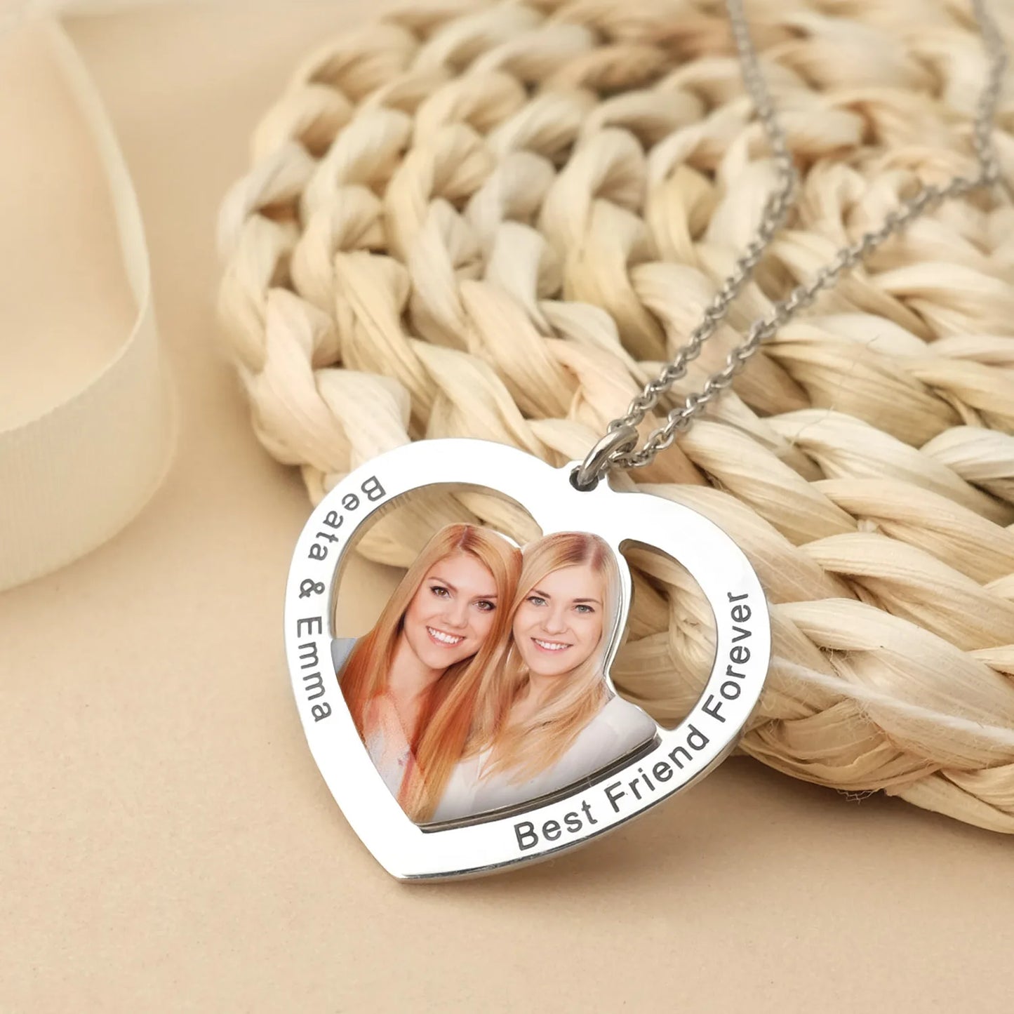 Personalized Photo Necklaces Custom Name Necklace Heart Pendant Chain Jewelry for For Lovers Family Friend Anniversary Gift