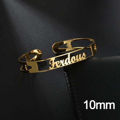 Akizoom Personalized Custom Name Bracelets Heart Crown Stainless Steel Wide Hand Cuff Bangles for Women Men Wedding Jewelry Gift