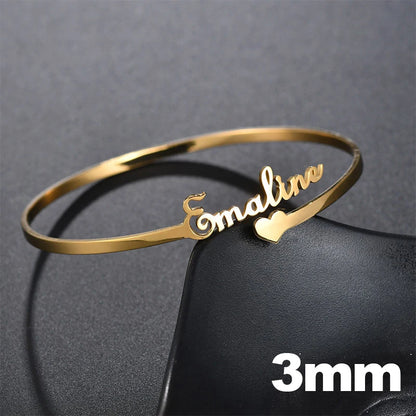 Akizoom Personalized Custom Name Bracelets Heart Crown Stainless Steel Wide Hand Cuff Bangles for Women Men Wedding Jewelry Gift