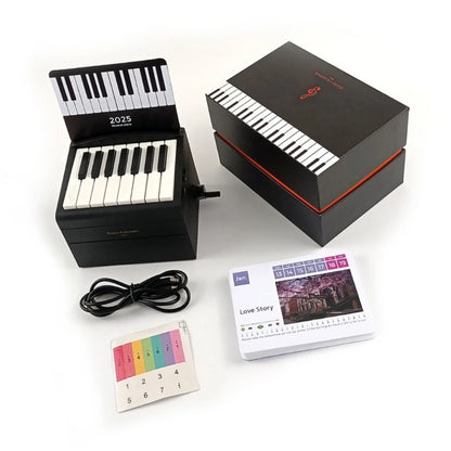 Calendario de escritorio con piano pequeño de 15 teclas para 2025 con letras de canciones y 28 tarjetas de textura plástica, adecuado para familiares y amigos