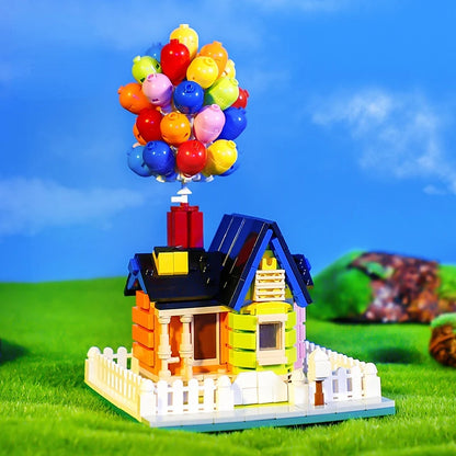 653 Pcs Floating Flying Balloon House Building Blocks With Anime Figure Hot Air Balloon Bricks Toy For Child Birthday Gift