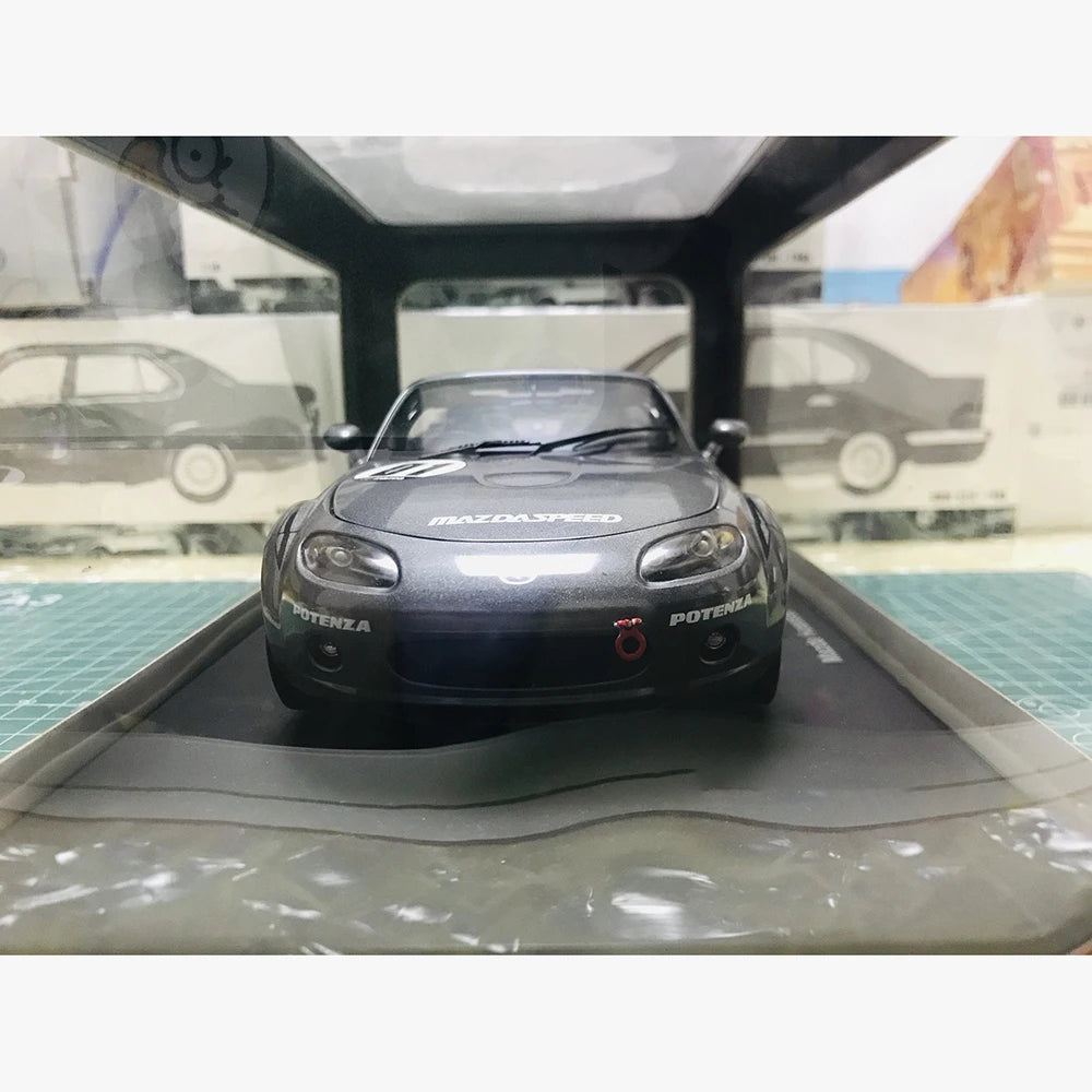 1/18 Scale Mx-5 Roadster Nc Nr-a #01 Die-cast Classic Rare Convertible Model Alloy Collection Racing Car Ornament Hobby Souvenir